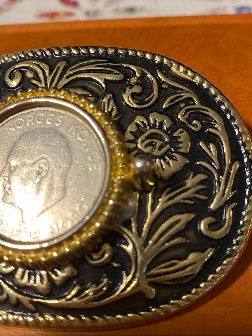 Vintage brass belt buckle with Norway Krone/Coin - Super Cool